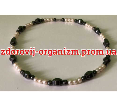 Намисто з натуральних білих перлів з бразильським гематитом