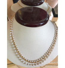 Кольє з натуральних білих перлів із золотом позолоту медична сталь