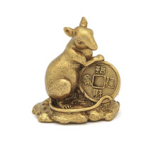 Золотий щур із монеткою символ багатства