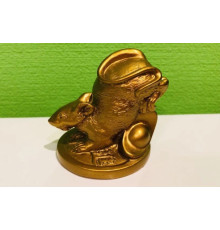 Статуетка Золота щура з монетою та злитком золота