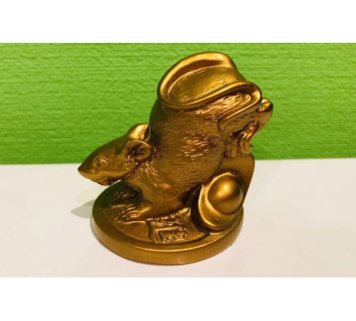 Статуетка Золота щура з монетою та злитком золота