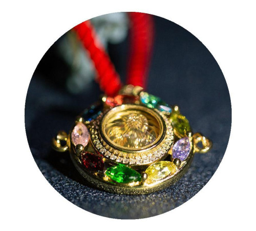 Браслет турмаліновий для здоров'я Вітряний млин із червоної нитки символ удачі