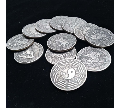 Срібна монета Кролик Багуа антична для приваблення Удачі