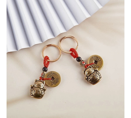 Брелок Кіт Манекі-неко з п'ятьма китайськими монетами та символом інфінітії приваблює багатство та міцне здоров'я