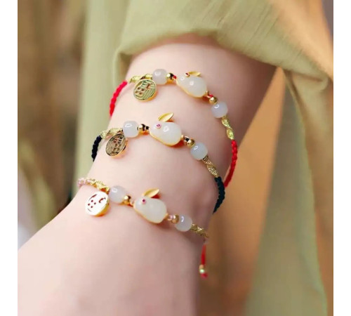 Браслет Нефритовий Кролик розкішний на червоній нитці для великого багатства та любові