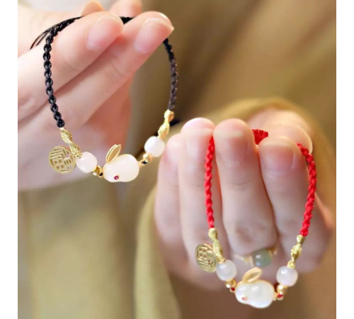 Браслет Нефритовий Кролик розкішний на червоній нитці для великого багатства та любові