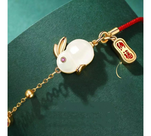 Браслет Нефритовий Кролик позолочений на червоній нитці з символом удачі для великого багатства та любові