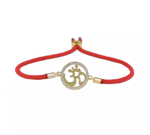 Браслет Удачі на червоній нитці з Золотим слогом ОМ і цирконієм