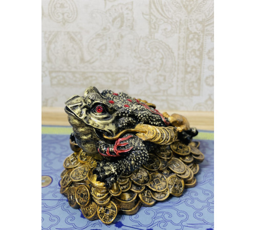 Статуетка Велика Щаслива Денна Жаба з червоними кристалами для Денег 38*27см