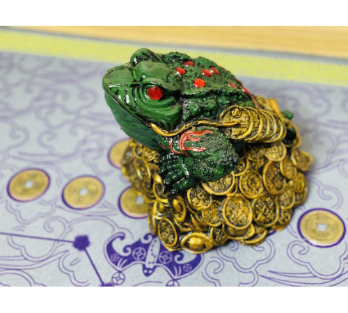 Статуетка Велика Щаслива Грошова Зелена Жаба з червоними кристалами для Дениг 20*17см