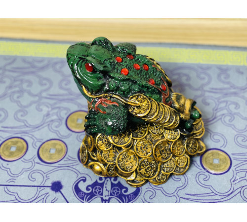 Статуетка Велика Щаслива Грошова Зелена Жаба з червоними кристалами для Дениг 20*17см