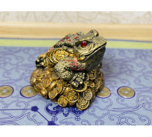 Статуетка Велика Щаслива Грошова Золота Жаба з червоними кристалами для Дениг 20*17см*