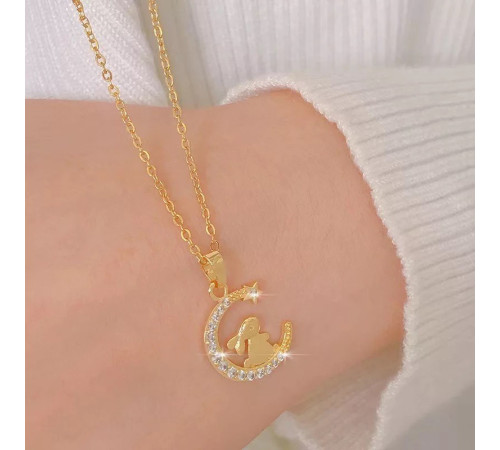 Золота підвіска місячний кролик на Місяці Swarovski для удачі