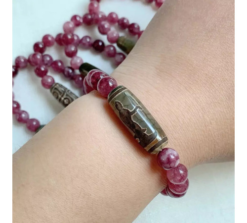 Бусина Дзі Богиня Тара в браслеті з аметисту