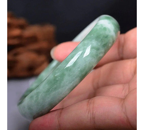 Браслет зі справжнього нефриту світло-зелений для великих грошей 18-й розмір