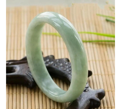 Браслет зі справжнього нефриту світло-зелений для великих грошей 18-й розмір