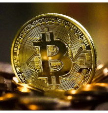 Золота монета Біткоїн сувенірна для приваблення грошей