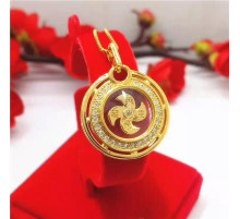 Золотий підвісок Вітряний млин для тяжіння удачі та здоров'я із сакральними символами