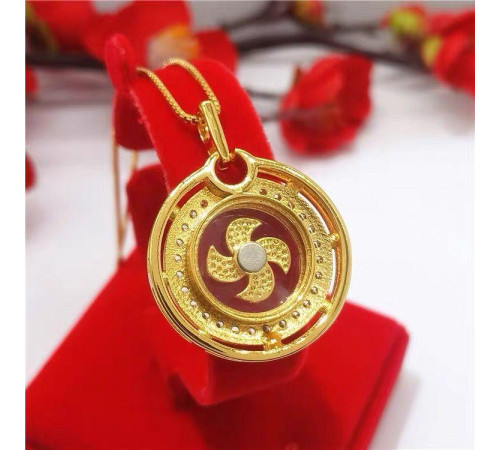 Золотий підвісок Вітряний млин для тяжіння удачі та здоров'я із сакральними символами