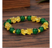 Пі Яо в браслеті з зеленого нефриту із захисною мантрою  для багатства та процвітання