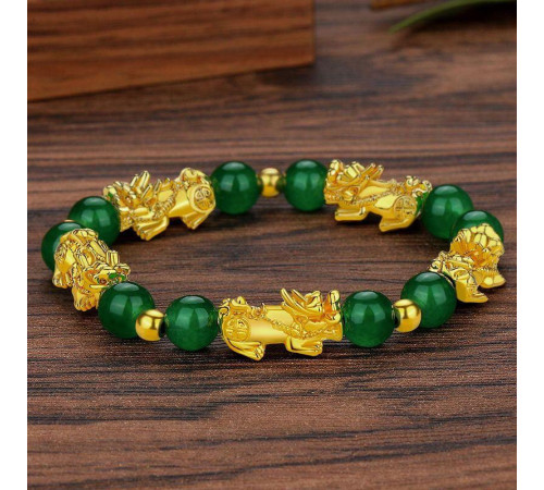 Пі Яо в браслеті з зеленого нефриту із захисною мантрою  для багатства та процвітання