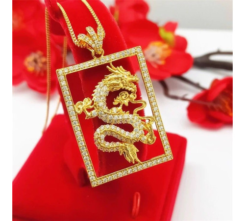 Золота підвіска Дракон із фіанітами приносить удачу, щастя, багатство та гарне здоров'я на 9 період