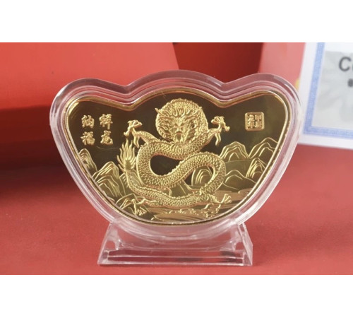 Золота монета Сузірзія Зеленого Дракона з символом Фук для удачі, Успіху, Здоров'я, щастя й процвітання