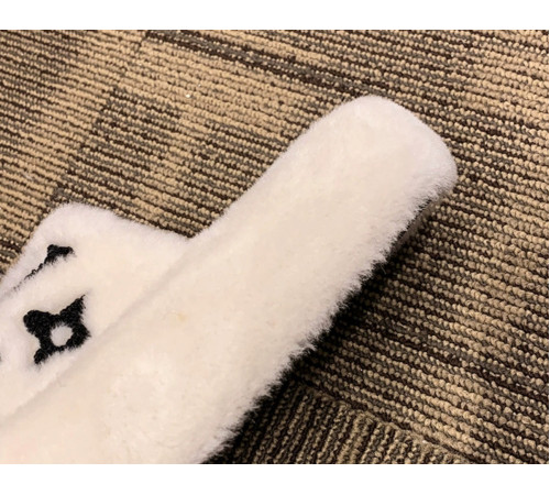 Жіночі Брендові капці Louis Vuitton Пухнасті з Чотирилистим Клевером для удачі білі 40 розмір