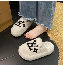 Жіночі Брендові капці Louis Vuitton Закриті з Чотирилистим Клевером для удачі білі 40 розмір