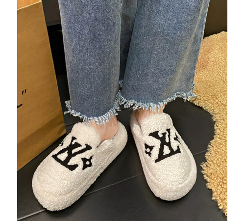 Жіночі Брендові капці Louis Vuitton Закриті з Чотирилистим Клевером для удачі білі 40 розмір