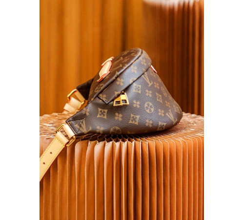 Брендова сумка Бананка з Чотирилистним Клевером Van Cleef для великої удачі