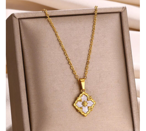 Золота підвіска Чотирилиста конюшина з Білим Перламутровим Кварцем для великих грошей і удачі 9 період