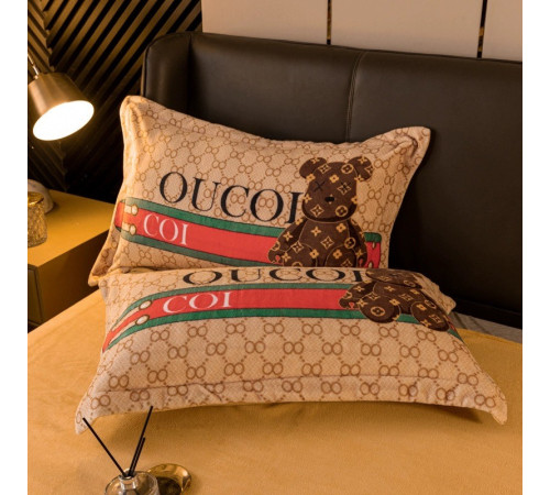 Турмалінова молочна постільна білизна з кораловою ниткою з чотирилистним конюшином для удачі Тепле