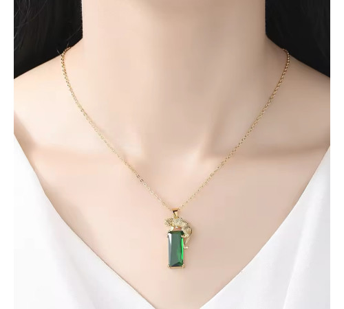 Золота підвіска Леопард із Зеленим Турмаліном для королівської влади амулетом