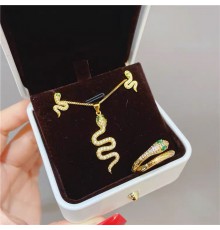 Золотий набір Змія Підвіска, Сережки та Каблучка з фіанітами смарагдом для Здоров'я, удачі та Багатства