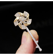 Золота Брошка Віяло удачі з п'ятьма обертовими лезами приваблює чудове удавання, прибирає перешкоди від