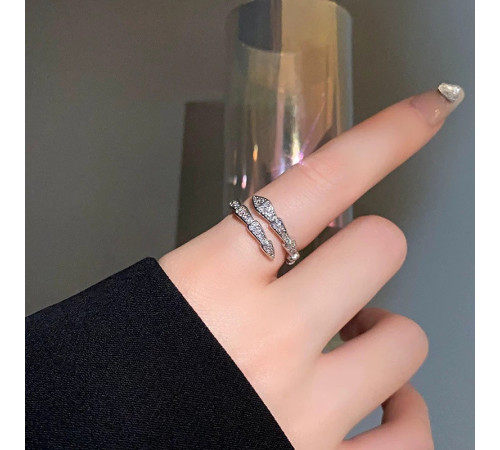 Кільце Сакральна Змія з Фіанітами для Здоров'я, Багатства та Великої удачі 18 каратів