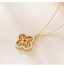 Позолочена підвіска чотирилиста конюшина для удачі з перлами та червоним рубіном для кохання й багатства