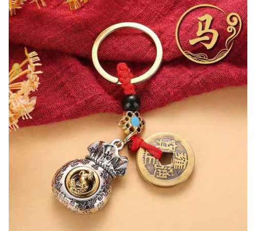 Брелок Кінь мішечок багатства з монетами та містичним вузлом для активації великих грошей