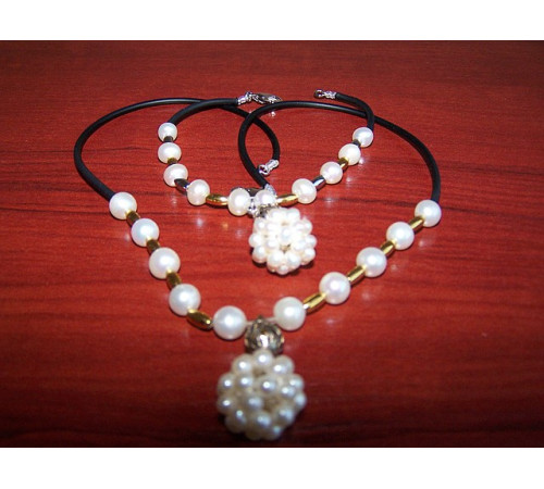 Намисто та браслет із морських перлів Акої